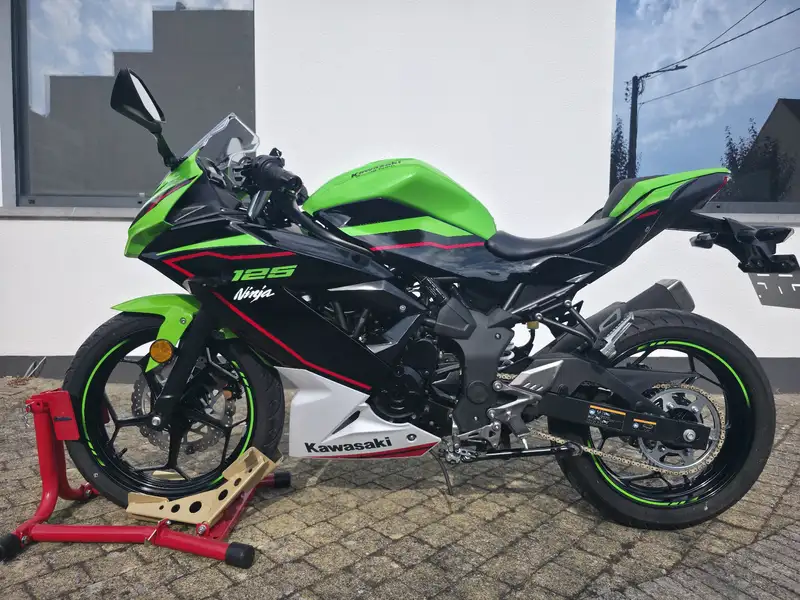 Kawasaki Ninja 125 - foto 8