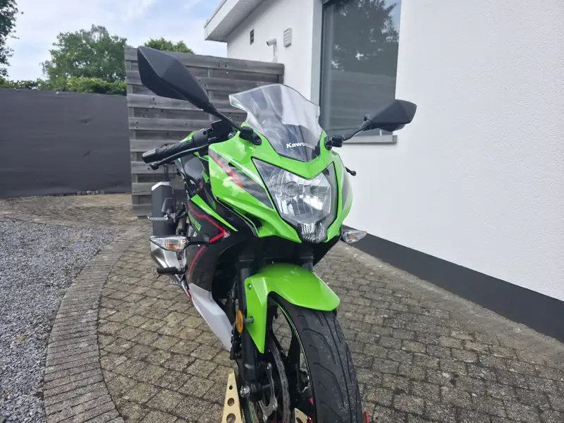 Kawasaki Ninja 125 - foto 4