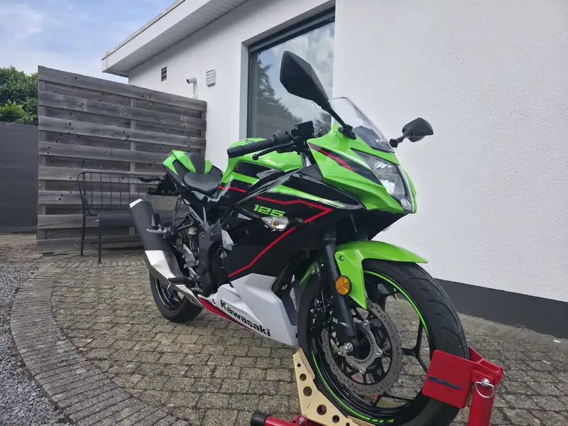 Kawasaki Ninja 125 - foto 2