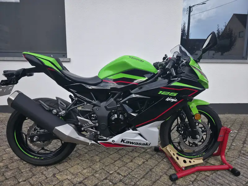 Kawasaki Ninja 125 - foto 3