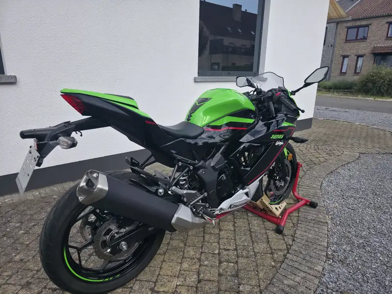 Kawasaki Ninja 125 - foto 5