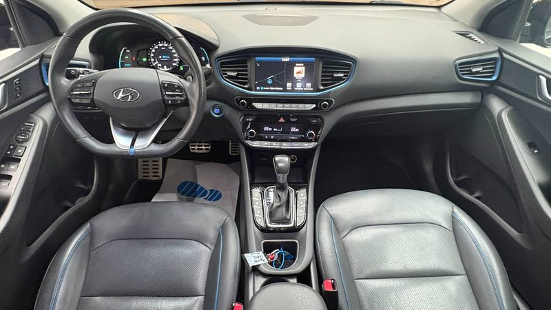 Hyundai IONIQ Premium Plug-In Hybrid — photo 8
