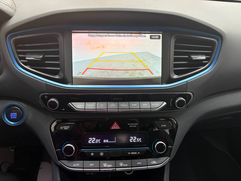 Hyundai IONIQ Premium Plug-In Hybrid — photo 10