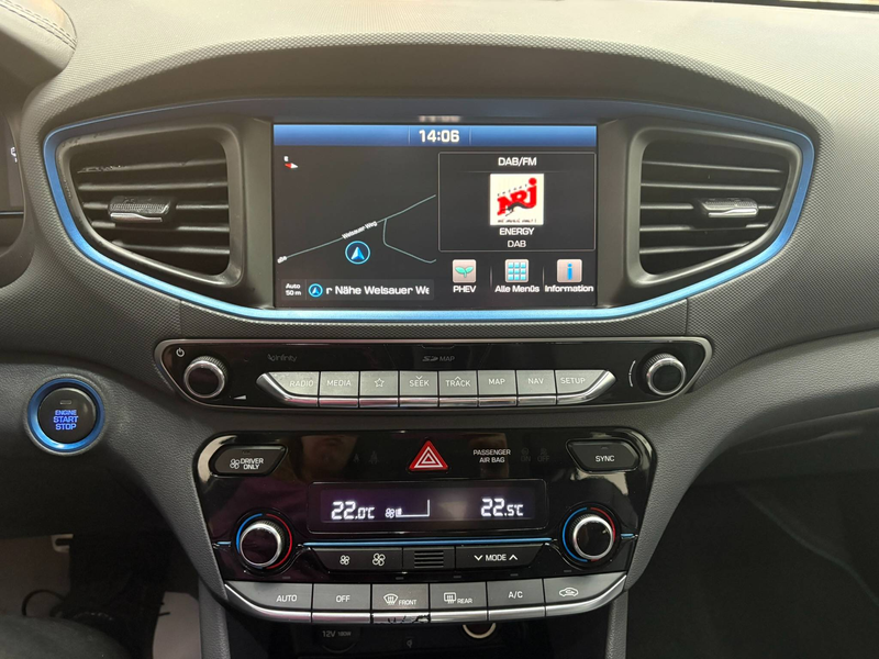Hyundai IONIQ Premium Plug-In Hybrid — photo 11