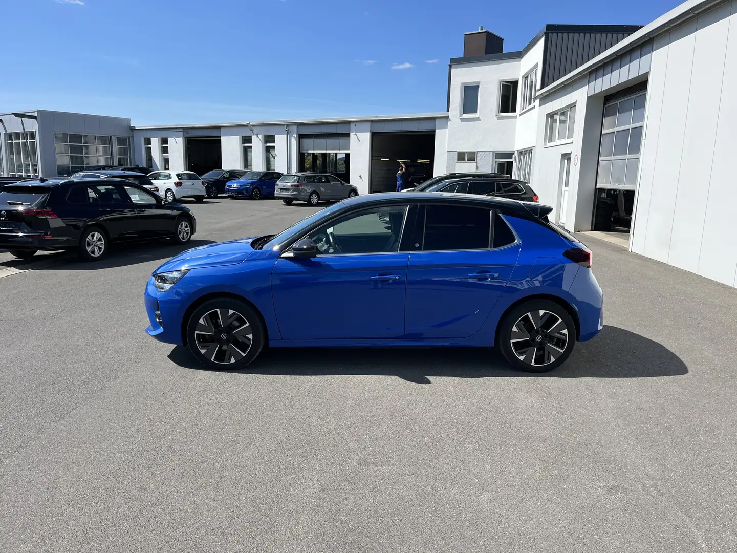 Opel Corsa e Ultimate 85€ m. 20% Anzahlung 50 kWh 3-Phasen Blau - 2