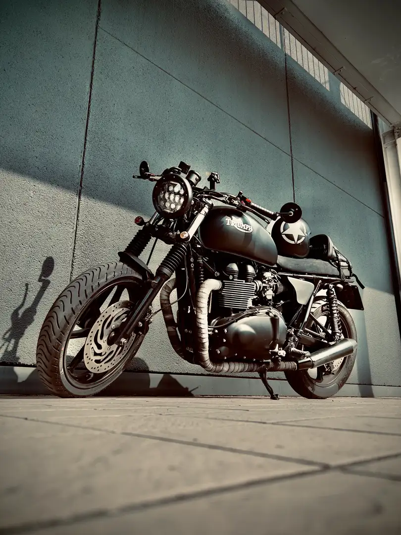 Triumph Bonneville T100 custom Černá - 1