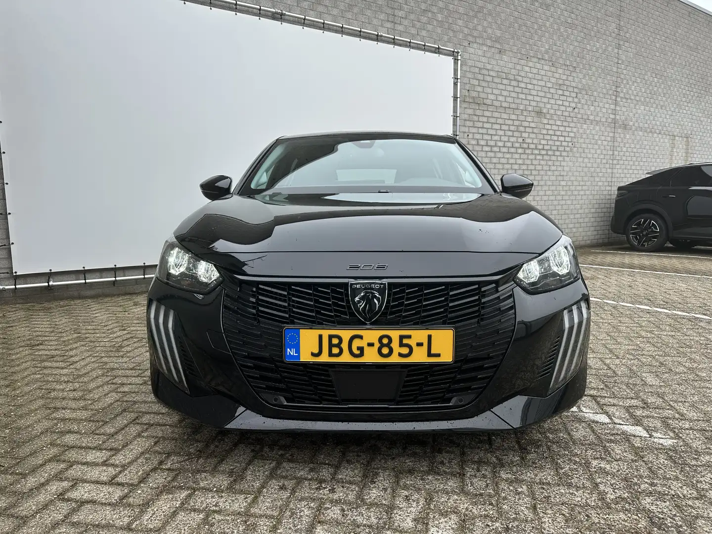 Peugeot 208 Hybrid 100 e-DCS6 Allure | Achterbank in delen nee Noir - 2