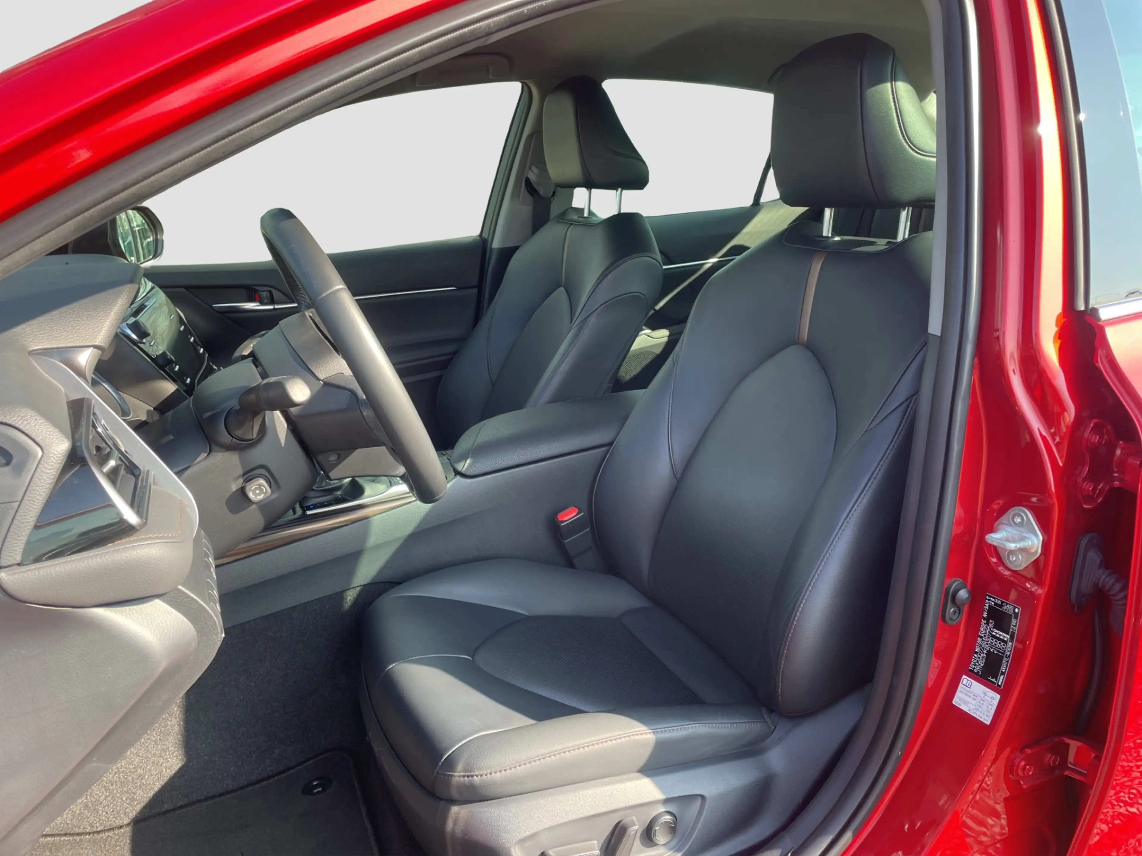 Toyota Camry 2.5 Hybrid Business + Blindspot | leder | Camera! — photo 11