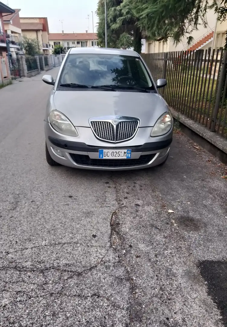 Lancia Ypsilon 1.2 - 1