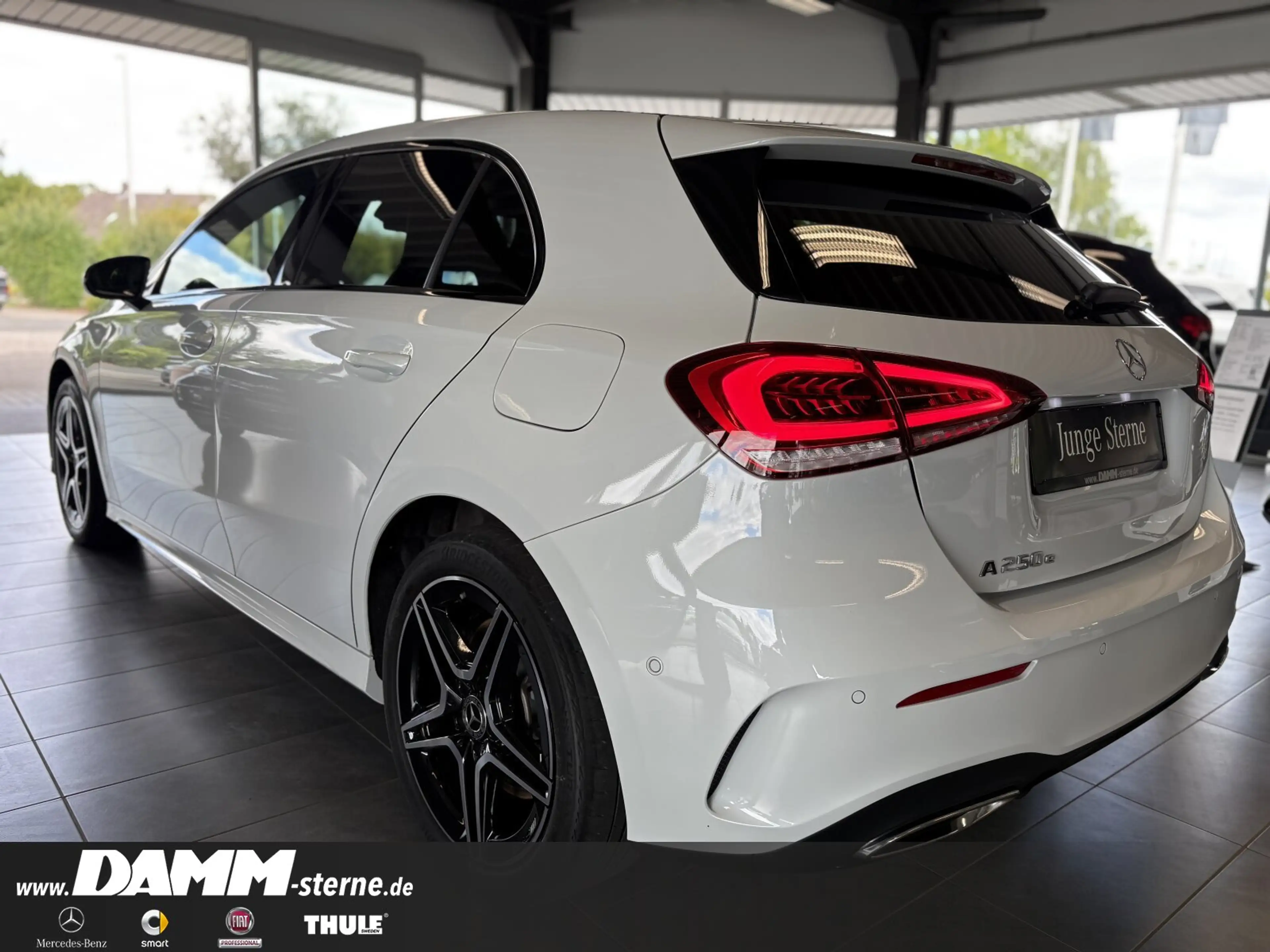 Mercedes-Benz A 250 A 250 e AMG/AHK/Multibeam/Night/Kamera/Ambiente — photo 7