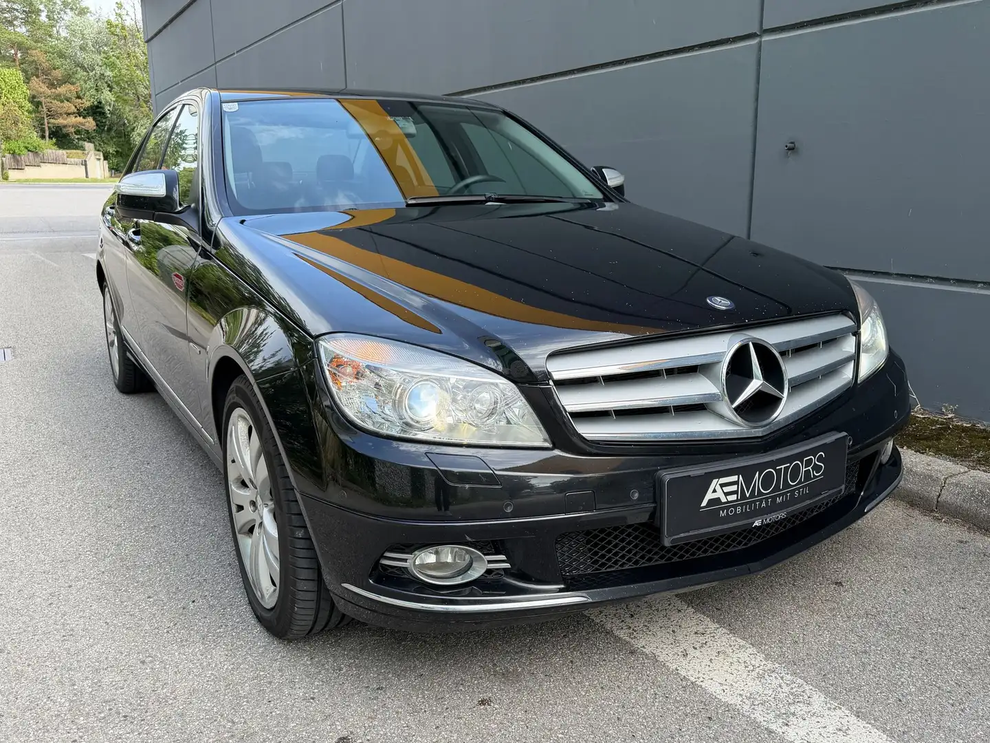 Mercedes-Benz C 220 *AVANTGARDE*KLIMA*TEMPOMAT*SITZHZG*MFL* Schwarz - 2