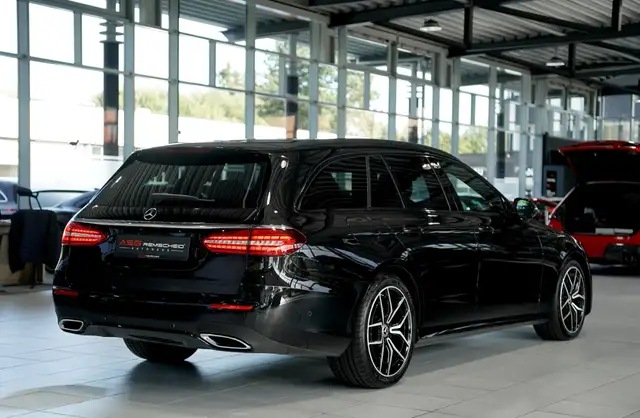 Mercedes-Benz E-Class view 7