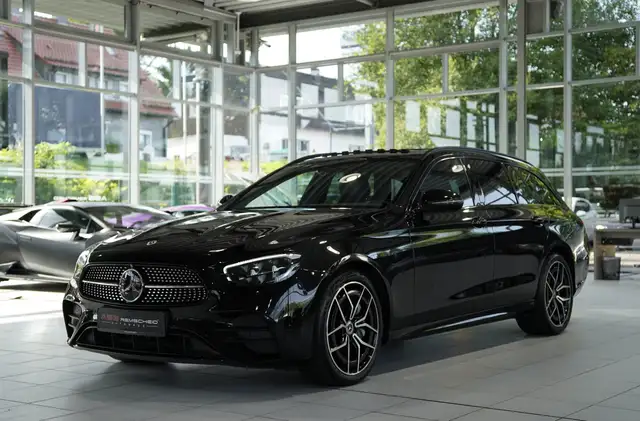Mercedes-Benz E-Class view 4