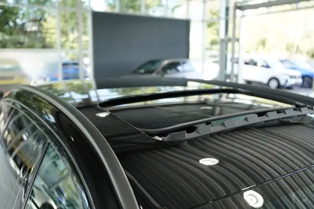 Mercedes-Benz E-Class view 12
