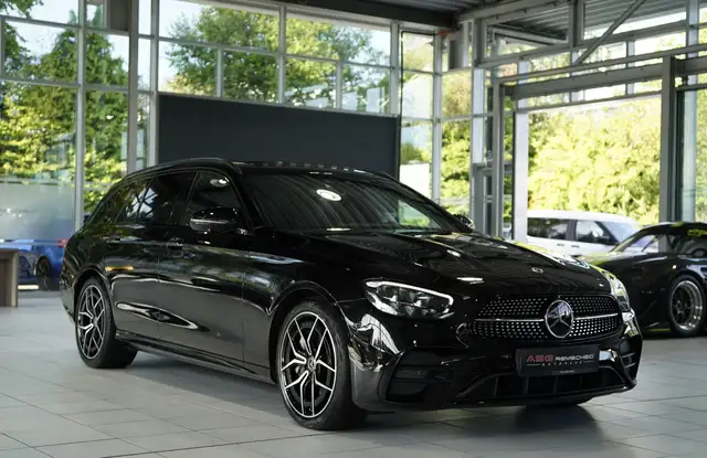 Mercedes-Benz E-Class view 5