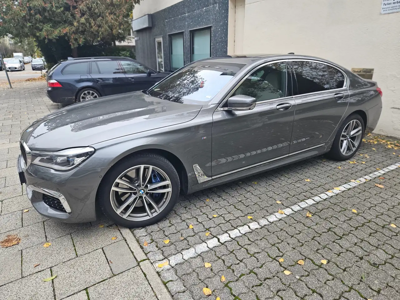 BMW 750