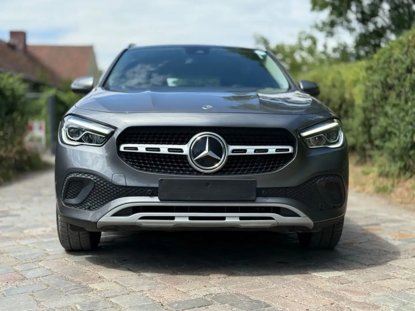 Mercedes-Benz GLA 180 GLA -Klasse GLA 180 d*1ERH*LED*KAM* Grau - 2