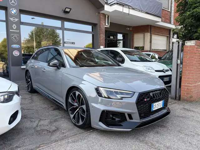 Audi A4 view 3