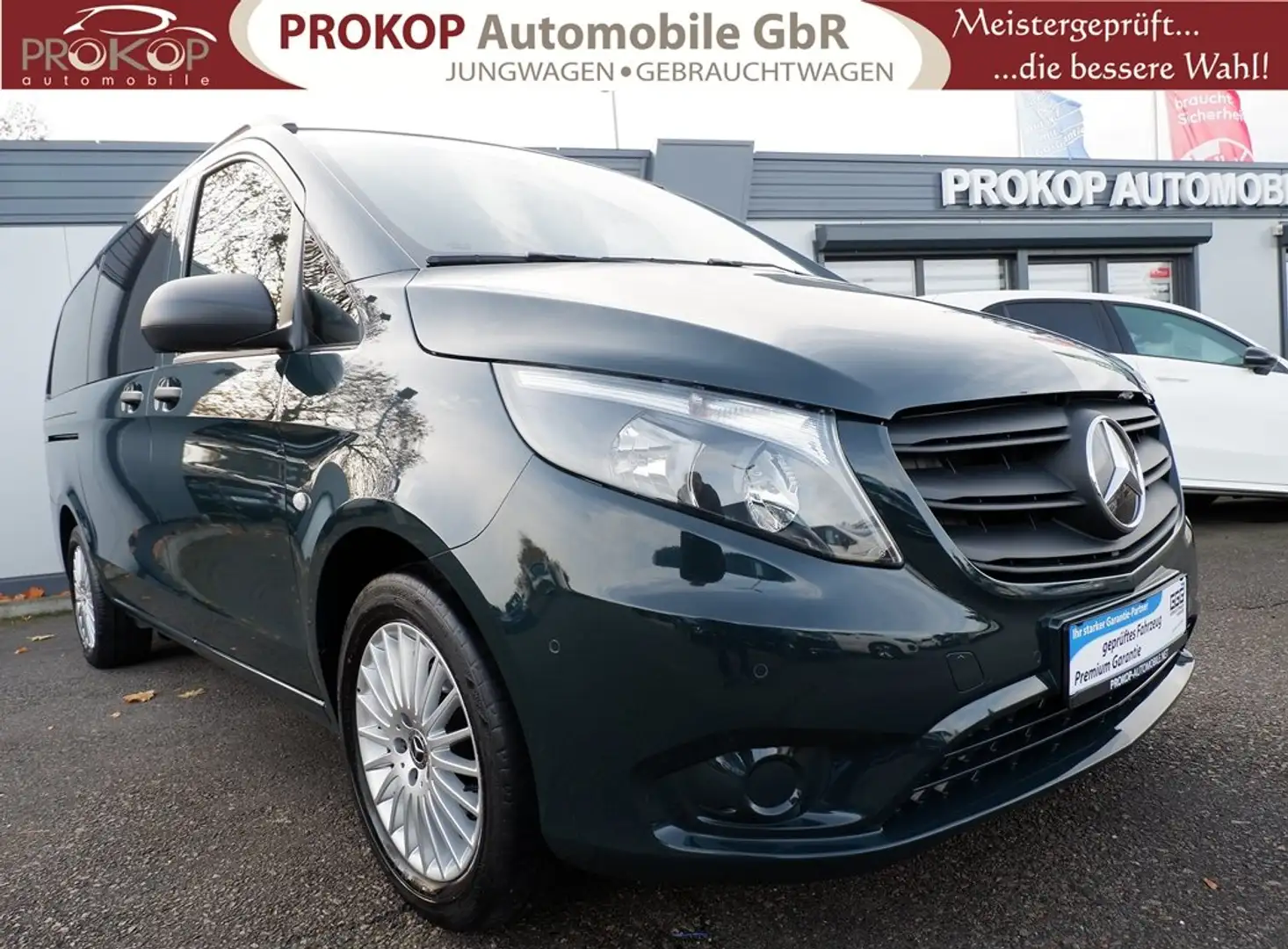 Mercedes-Benz Vito Vito Tourer CDI Edit. lang PDC Kam Nav Carplay AHK Grün - 2