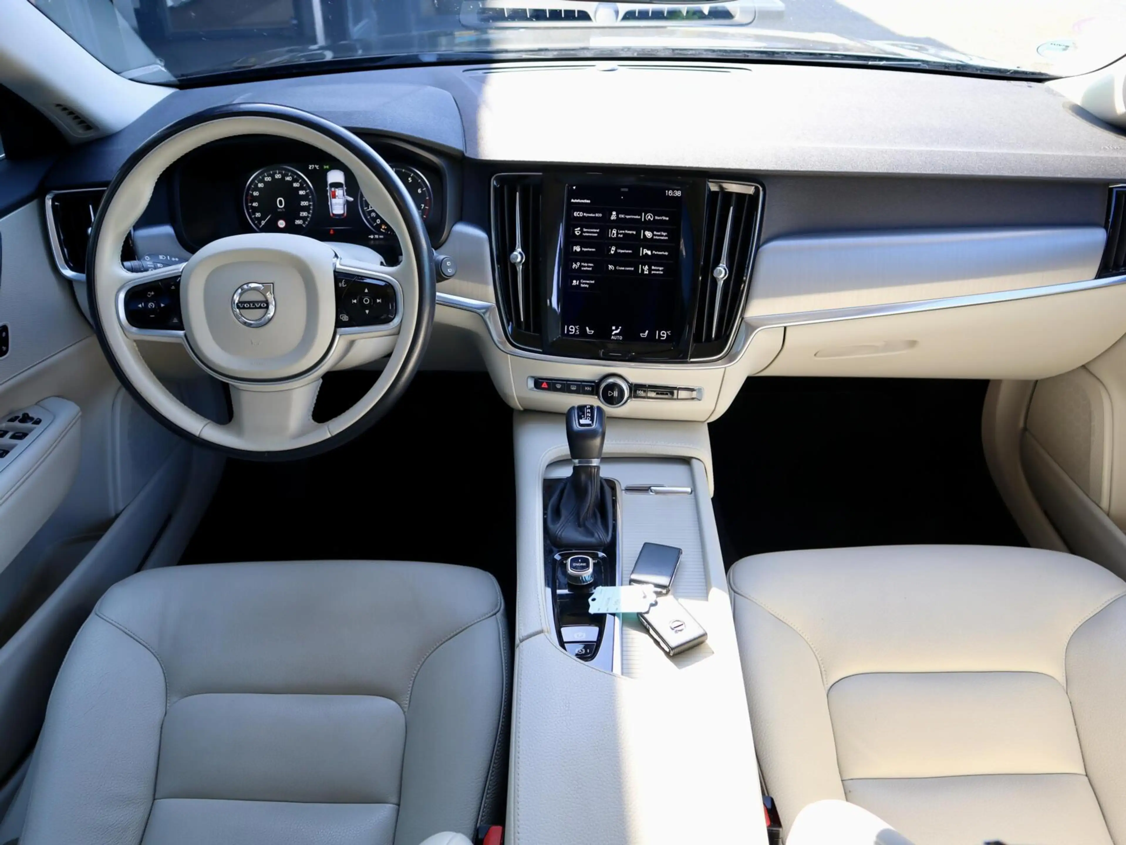 Volvo V90 2.0 T5 Momentum, Crème lederen bekleding — photo 9