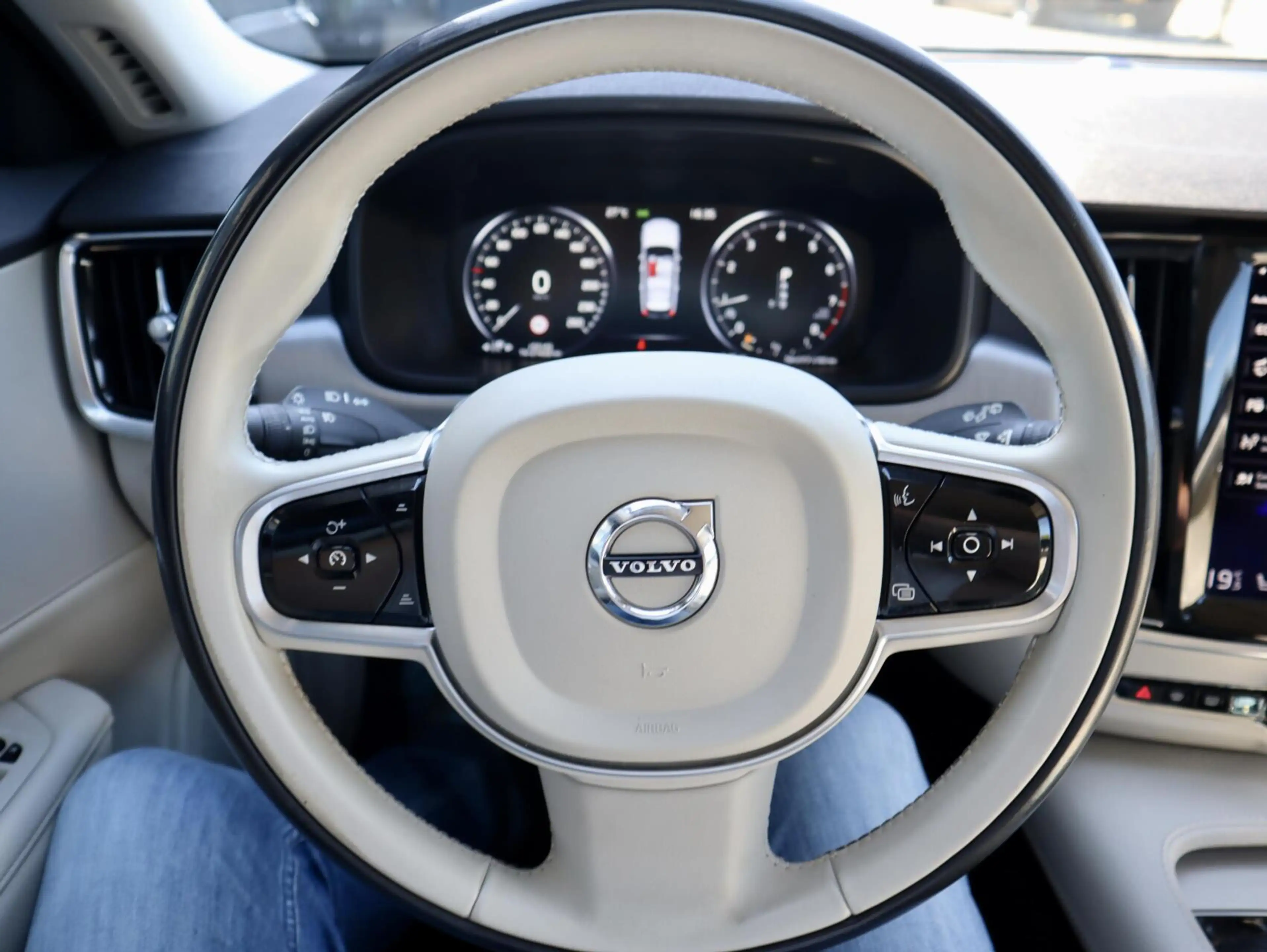 Volvo V90 2.0 T5 Momentum, Crème lederen bekleding — photo 10