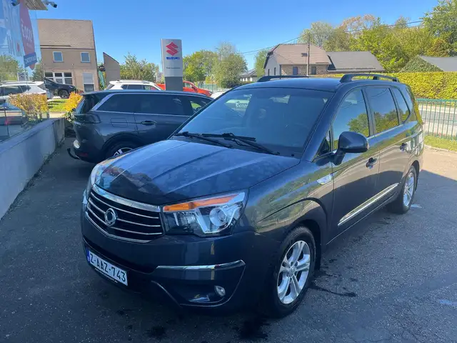 SsangYong Rodius RODIUS TURISMO 2.2 D 6MT 2WD