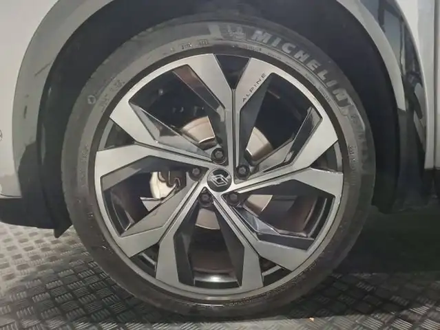 Renault Austral view 13