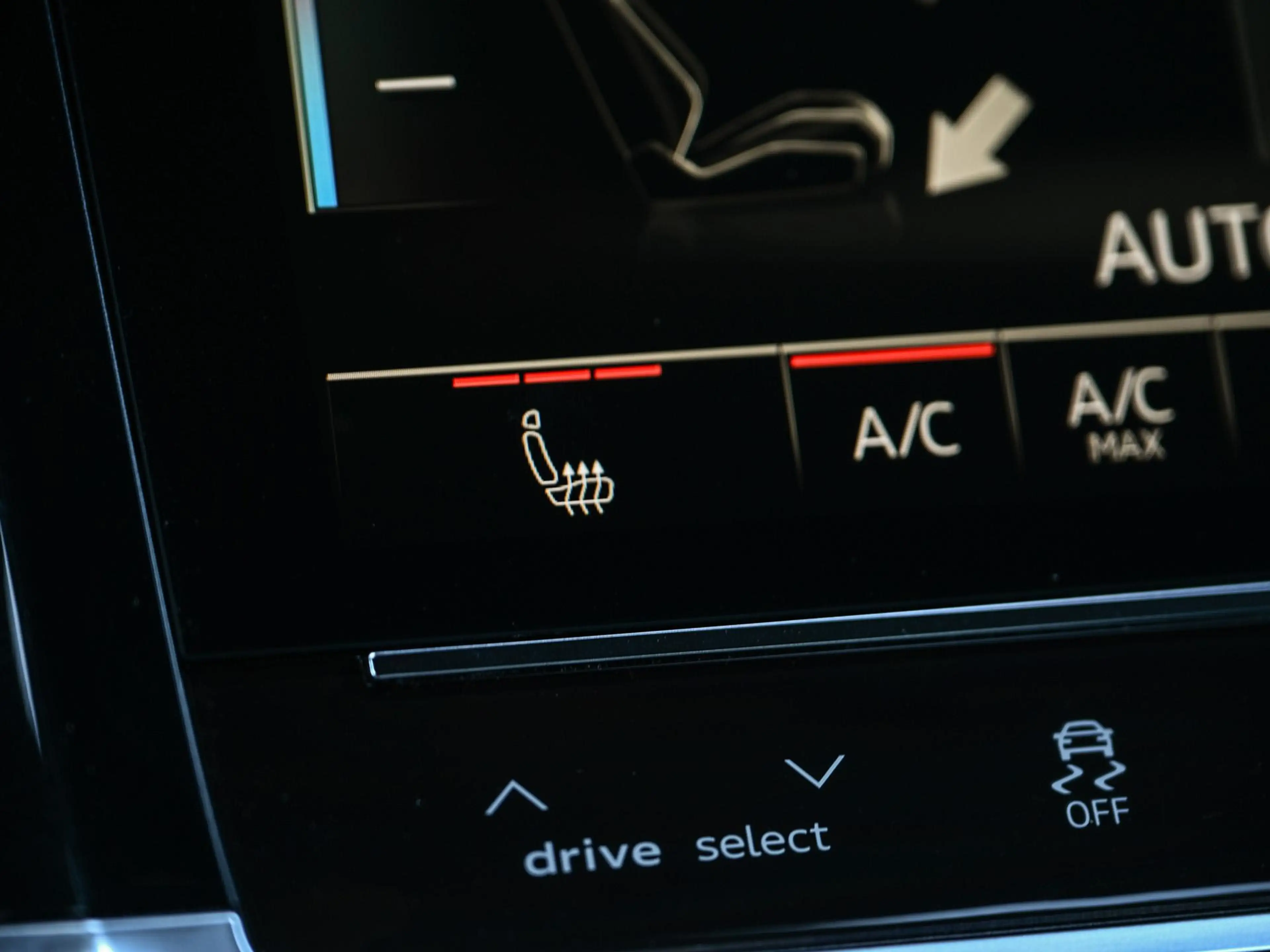 Audi Q8 e-tron Sportback 55 quattro S Edition 115 kWh 408pk | Pan — photo 11