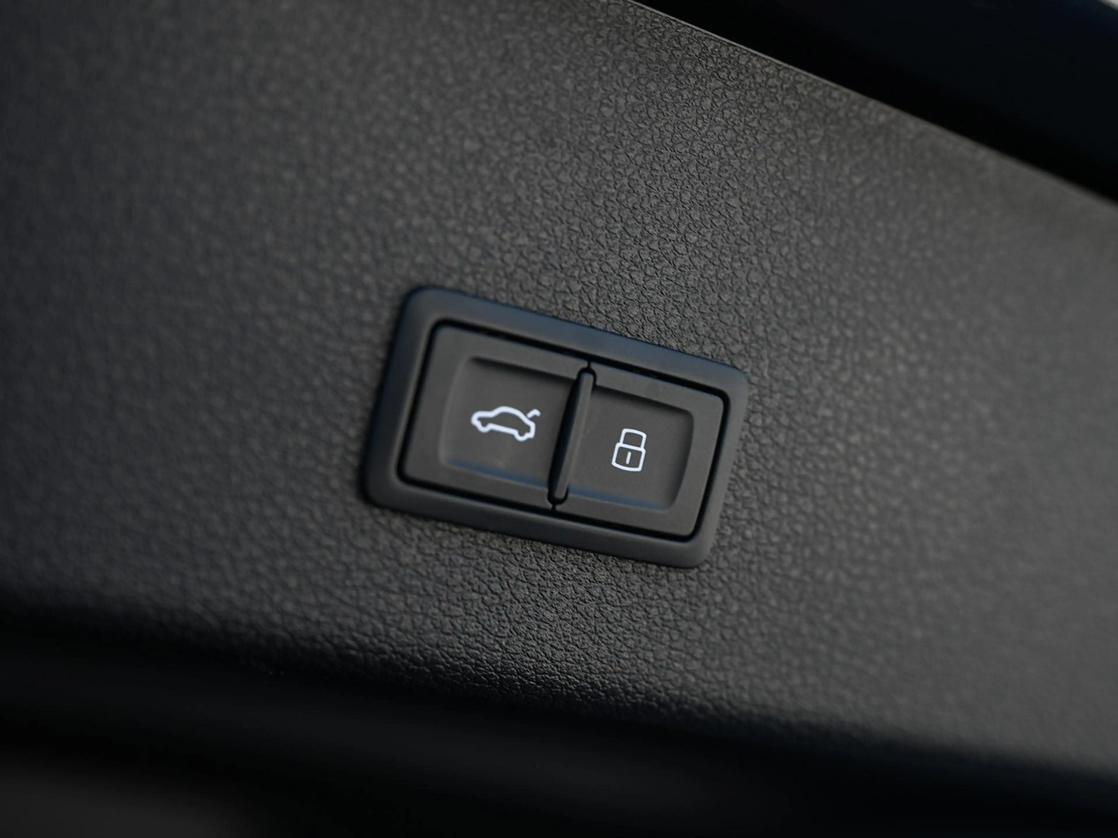 Audi Q8 e-tron Sportback 55 quattro S Edition 115 kWh 408pk | Pan — photo 33