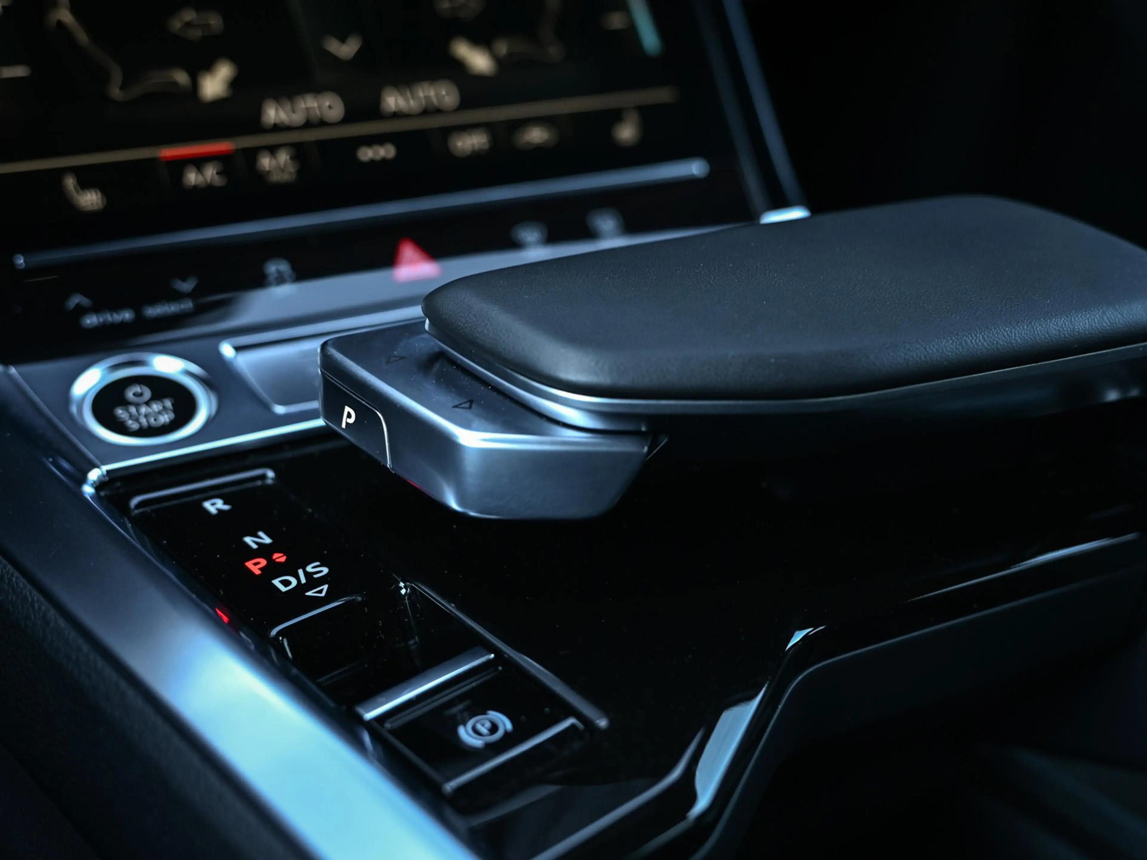 Audi Q8 e-tron Sportback 55 quattro S Edition 115 kWh 408pk | Pan — photo 28