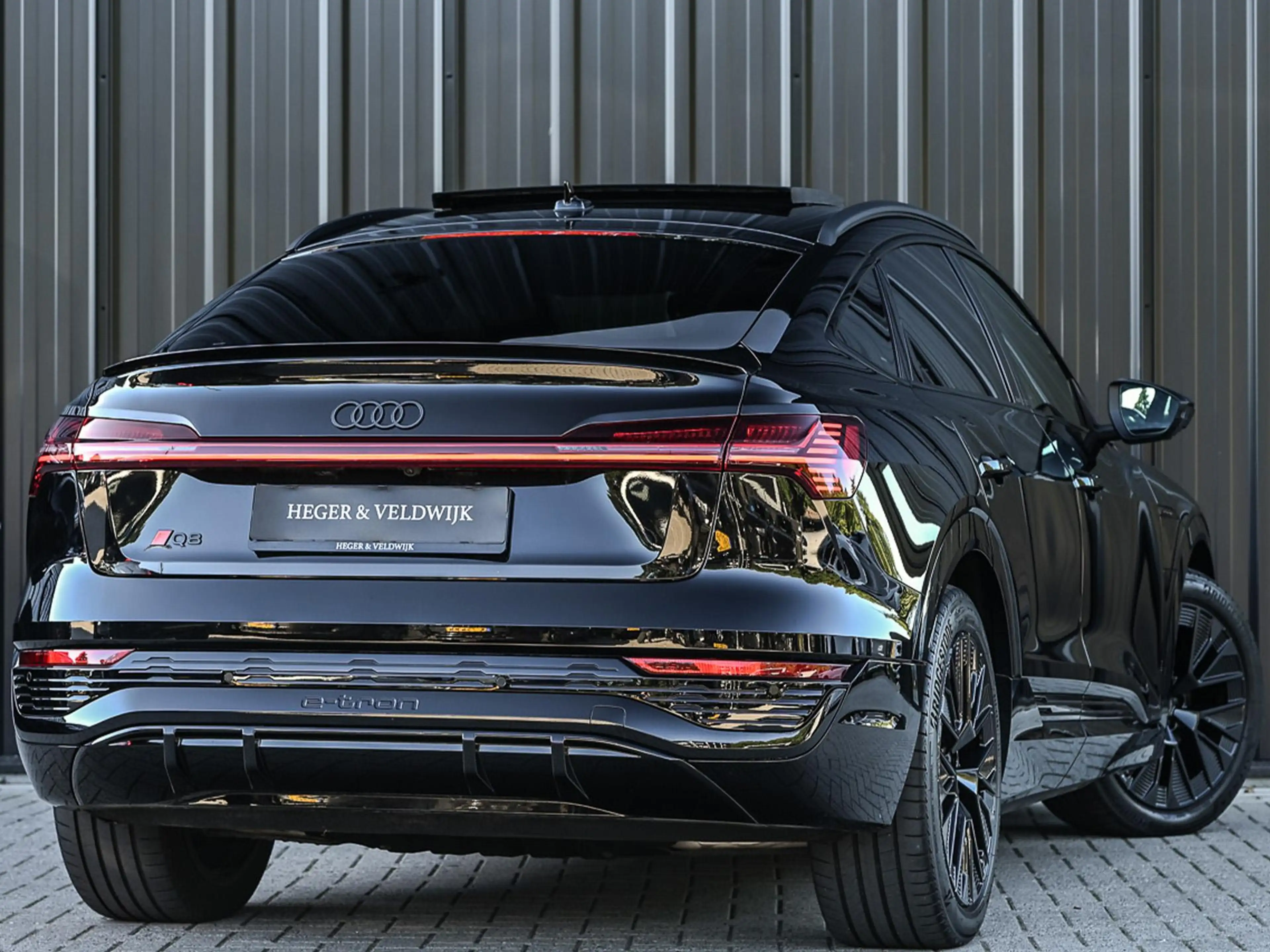 Audi Q8 e-tron Sportback 55 quattro S Edition 115 kWh 408pk | Pan — photo 8