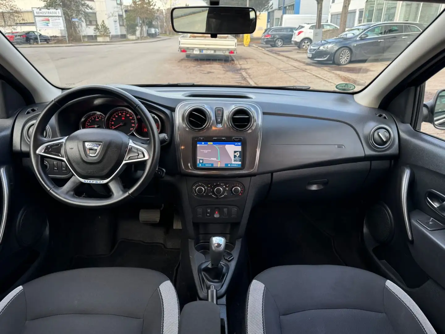 Dacia Logan MCV II TCe90 Stepway Klima/Navi/Tempo/PDC Schwarz - 2