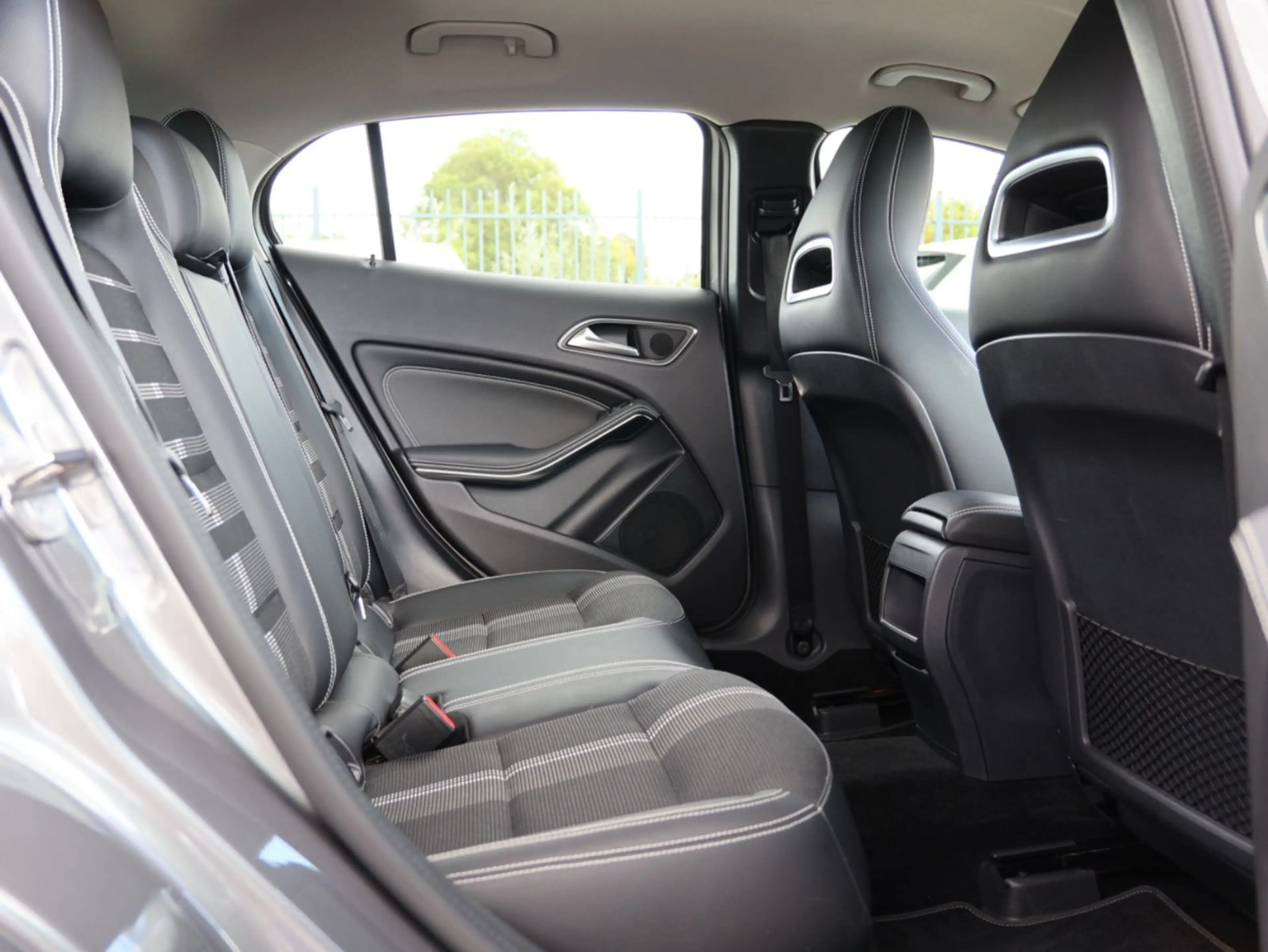 Mercedes-Benz GLA 200 Urban - ERST 21.900 KM   KAMERA   LED — photo 21