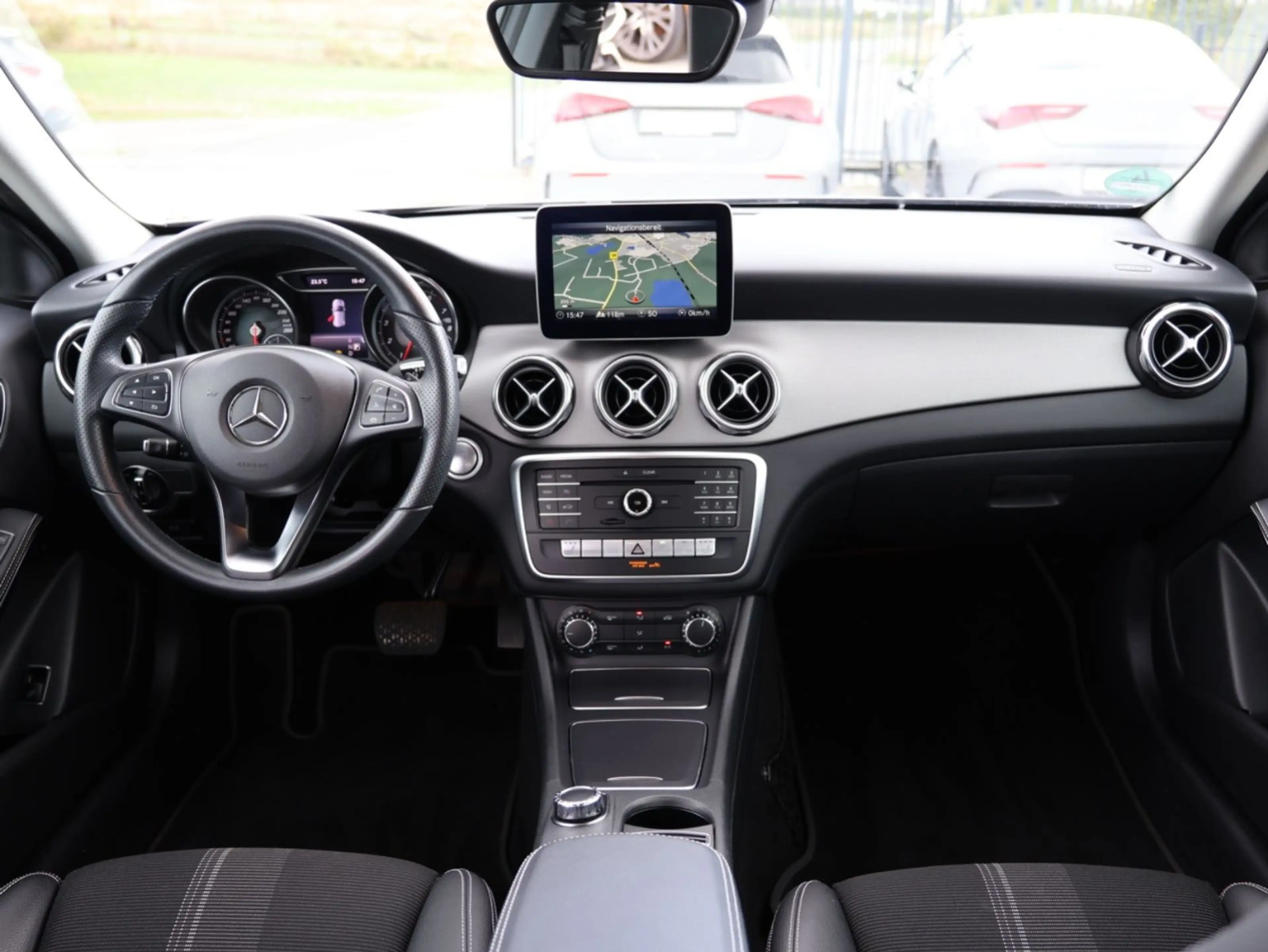 Mercedes-Benz GLA 200 Urban - ERST 21.900 KM   KAMERA   LED — photo 16