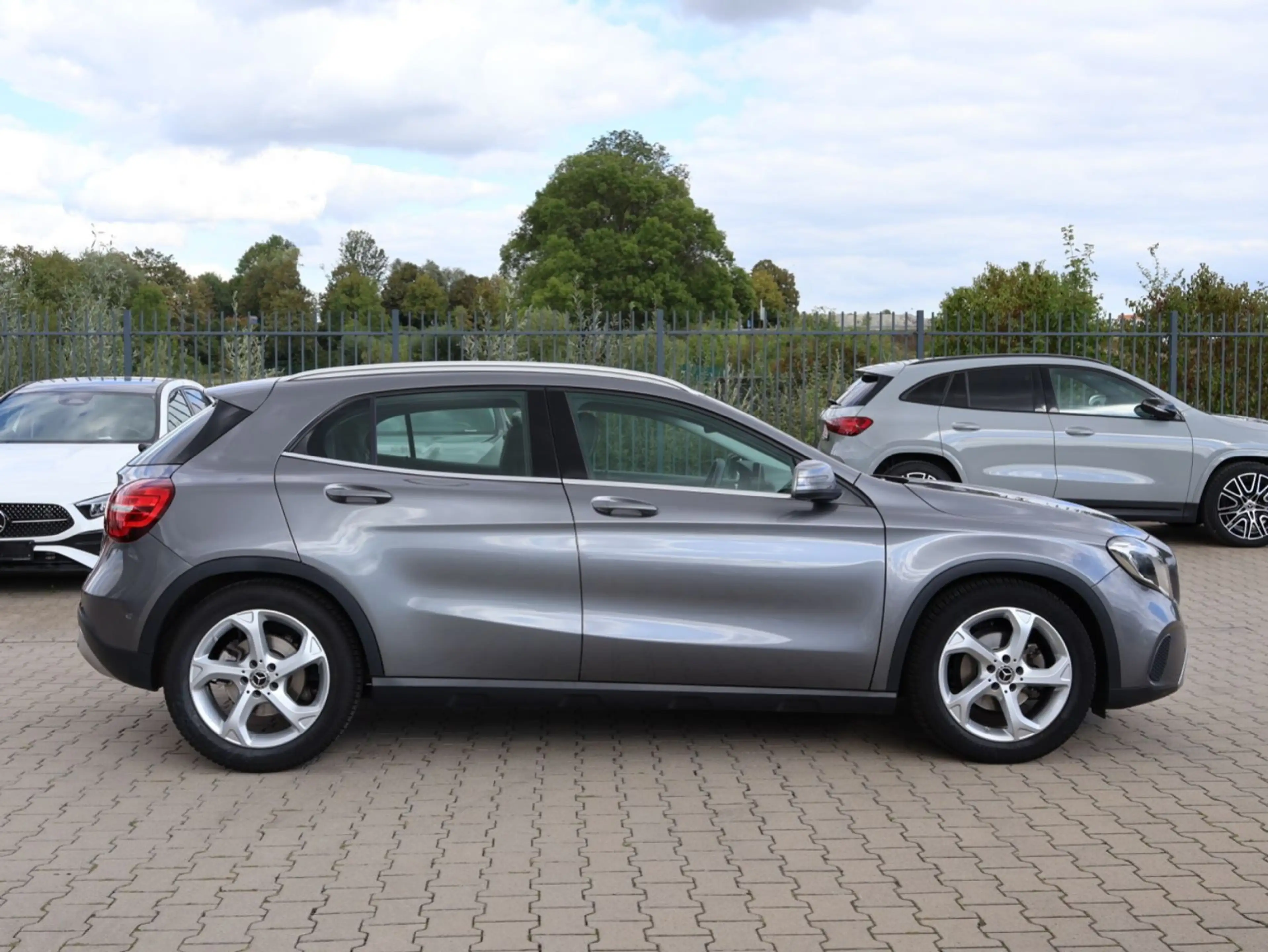 Mercedes-Benz GLA 200 Urban - ERST 21.900 KM   KAMERA   LED — photo 7