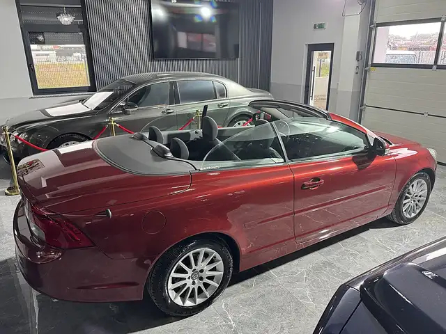 Volvo C70 view 10