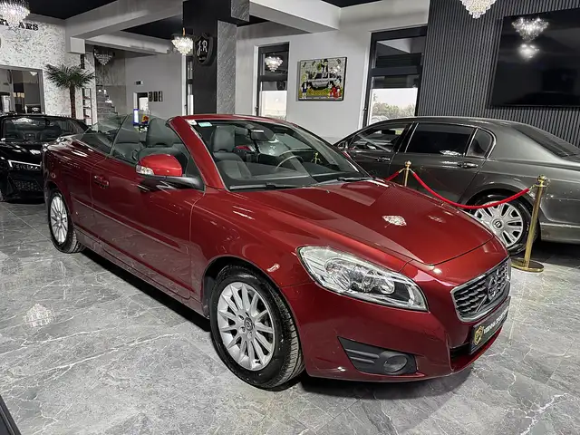 Volvo C70 view 6