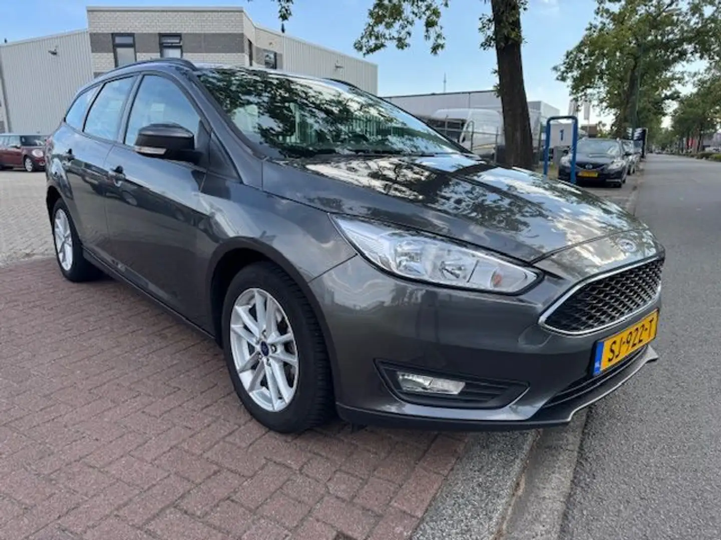 Ford Focus Wagon 1.0 Lease Edition Airco/ECC,Cruisecontrol,Na Grau - 1