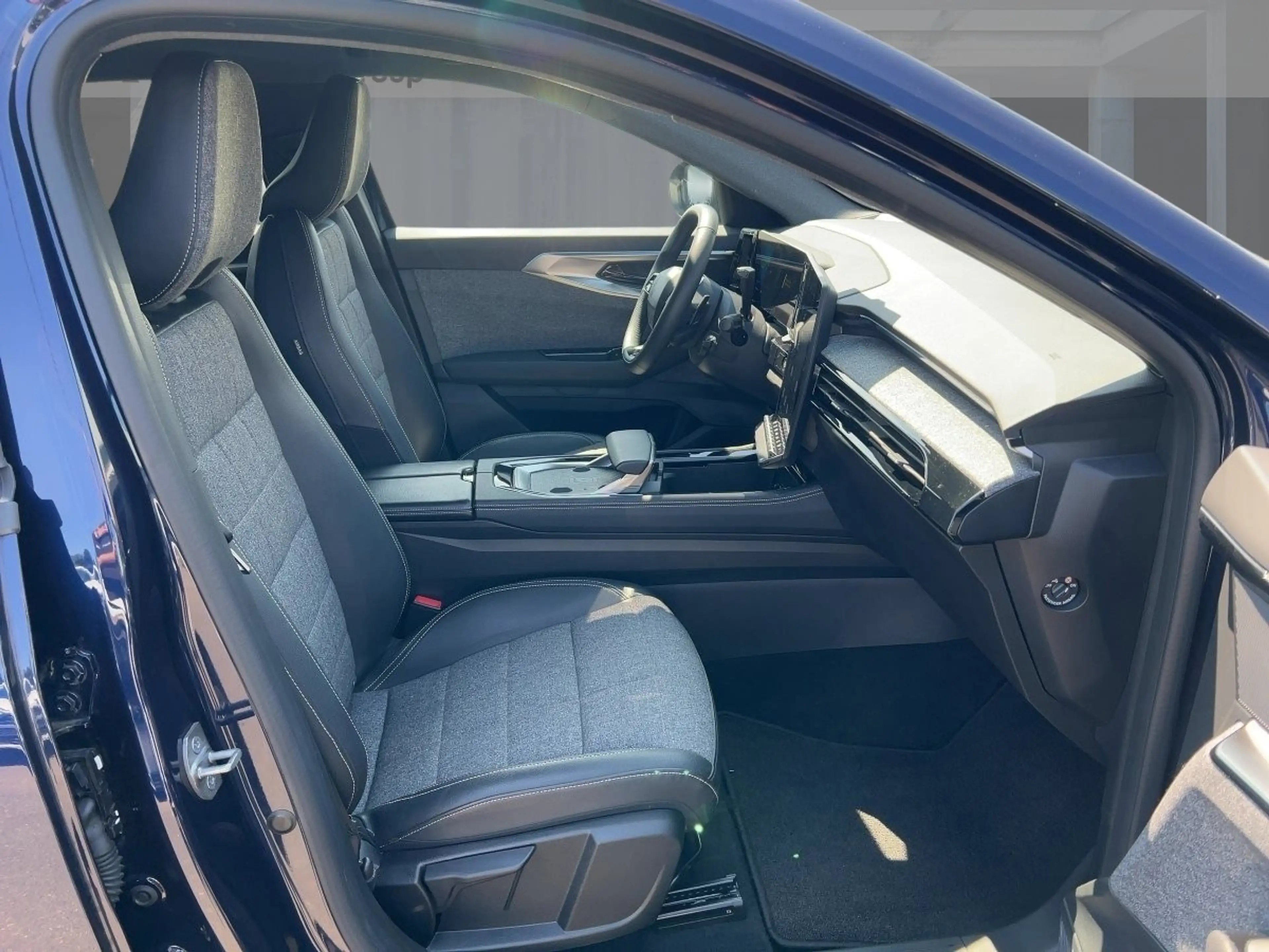 Renault Espace TECHNO E-TECH FULL HYBRID 200 8 FACH BEREIFT — photo 8
