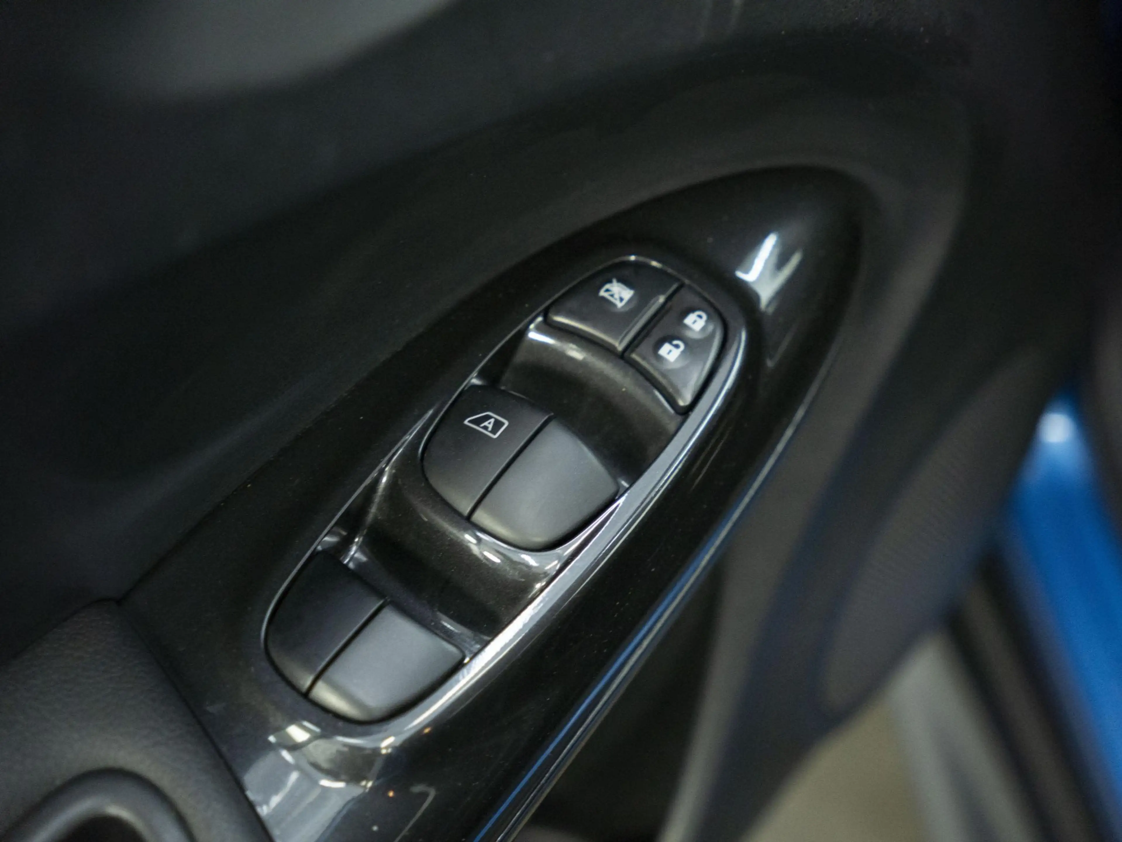 Nissan Juke 1.2 DIG-T N-Connecta | Bose Audio | Black Package — photo 24