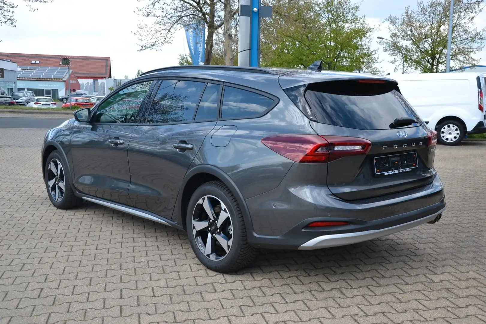 Ford Focus Turnier Active X, Nav,i, LED-SW, Pano-SD, Gris - 2