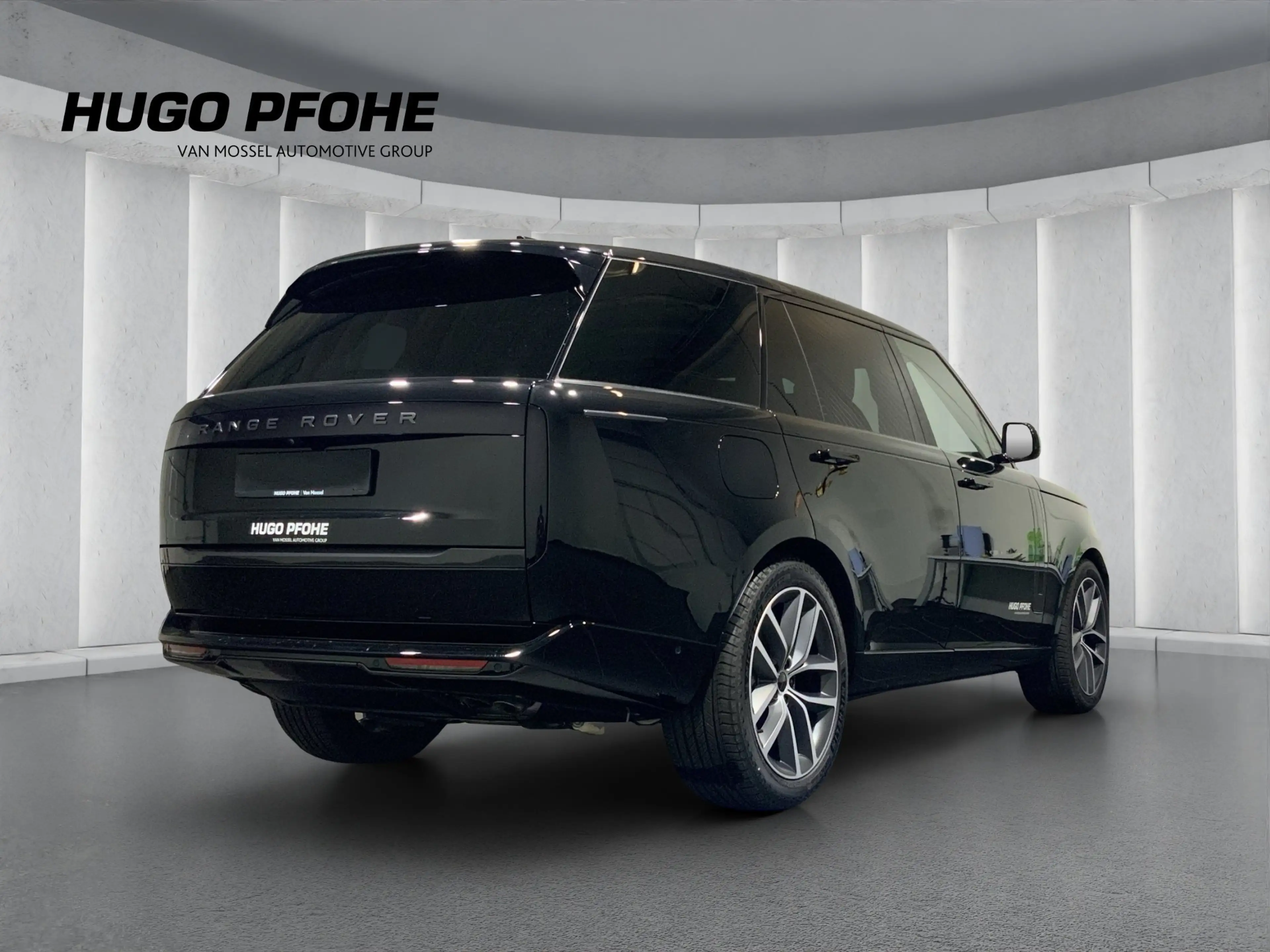 Land Rover Range Rover HSE 4.4 P530 Lang Geländewagen. 390 kW. 5-türig — photo 2