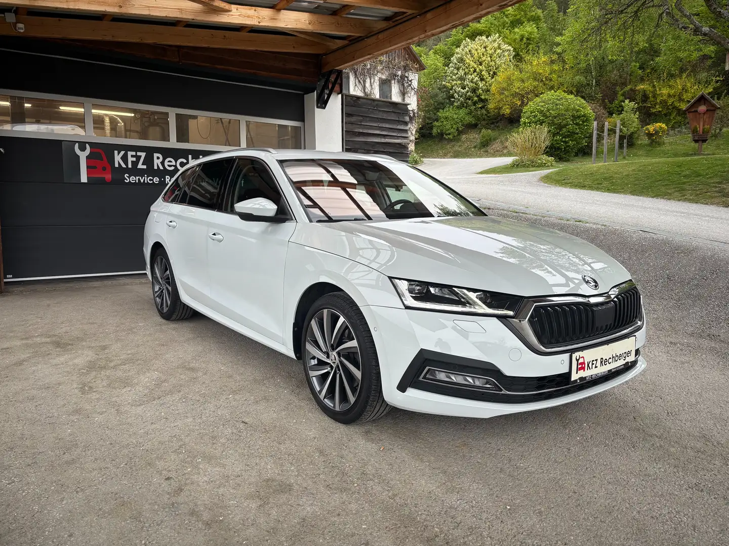 Skoda Octavia STYLE 4x4 LED MULTI APP KEYLESS VIRTUELL  KAMERA Weiß - 1