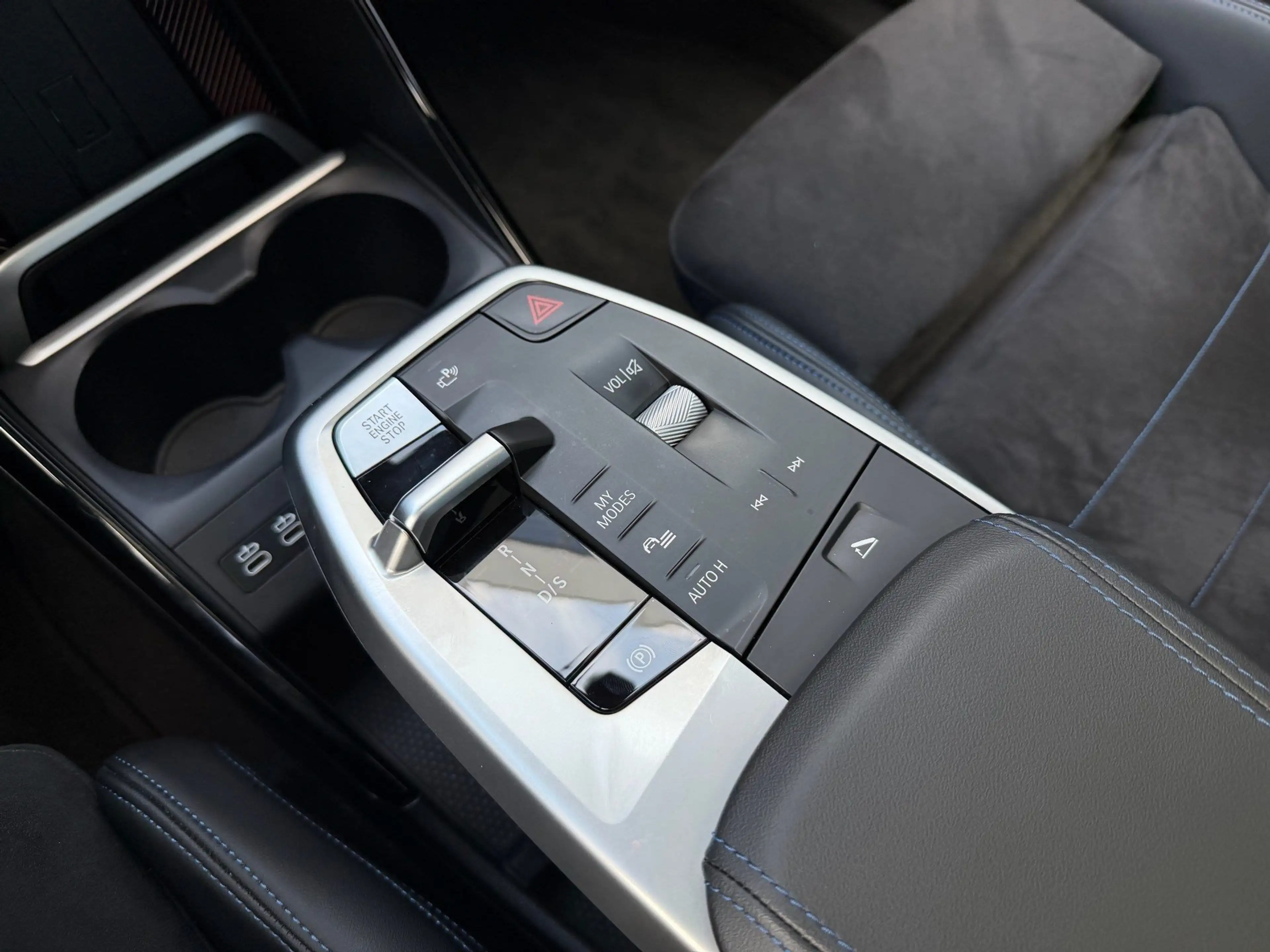BMW 220 i Active Tourer M Sport DA Prof PA+ Pano HuD H/K — photo 13