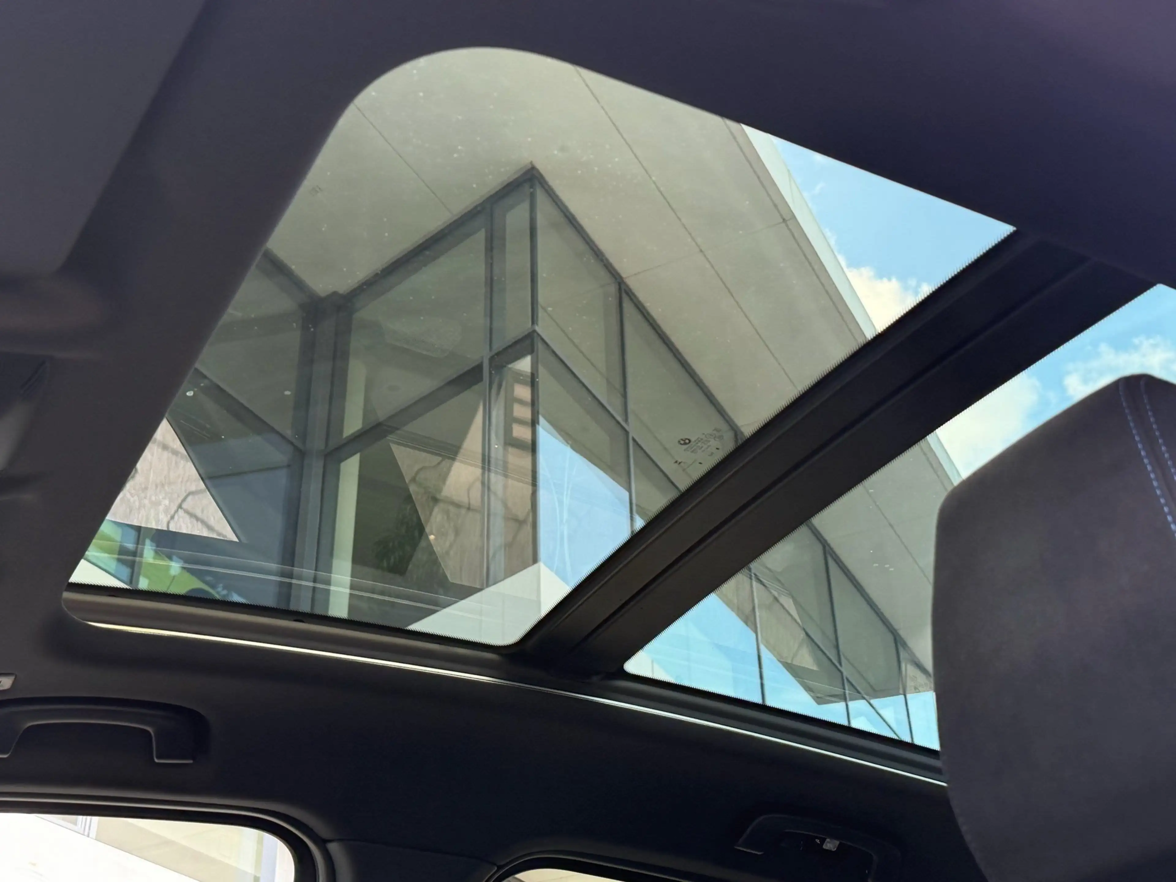 BMW 220 i Active Tourer M Sport DA Prof PA+ Pano HuD H/K — photo 9