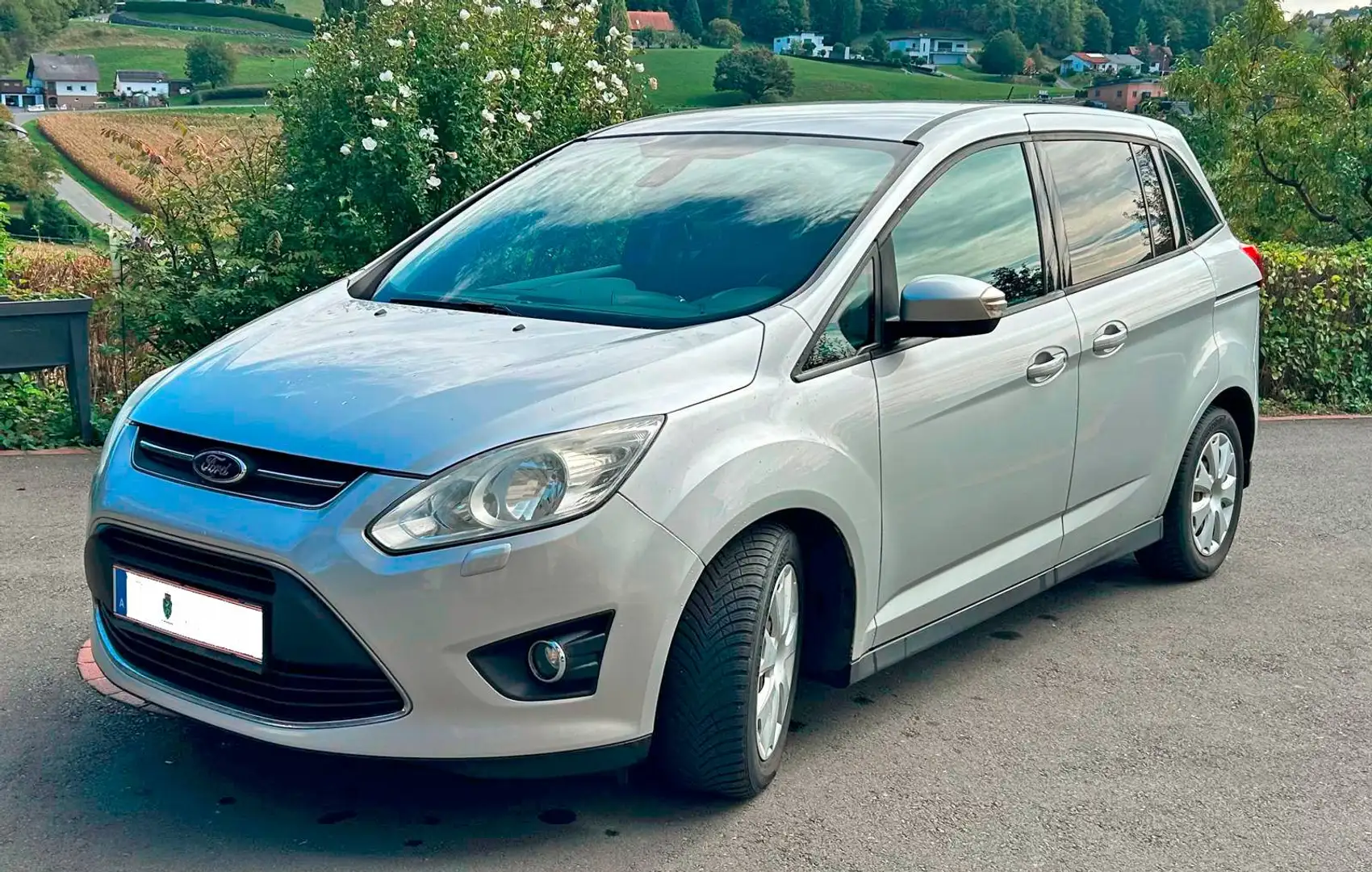 Ford Grand C-Max Grand C-MAX Trend 1,6 TDCi DPF Trend Silber - 2