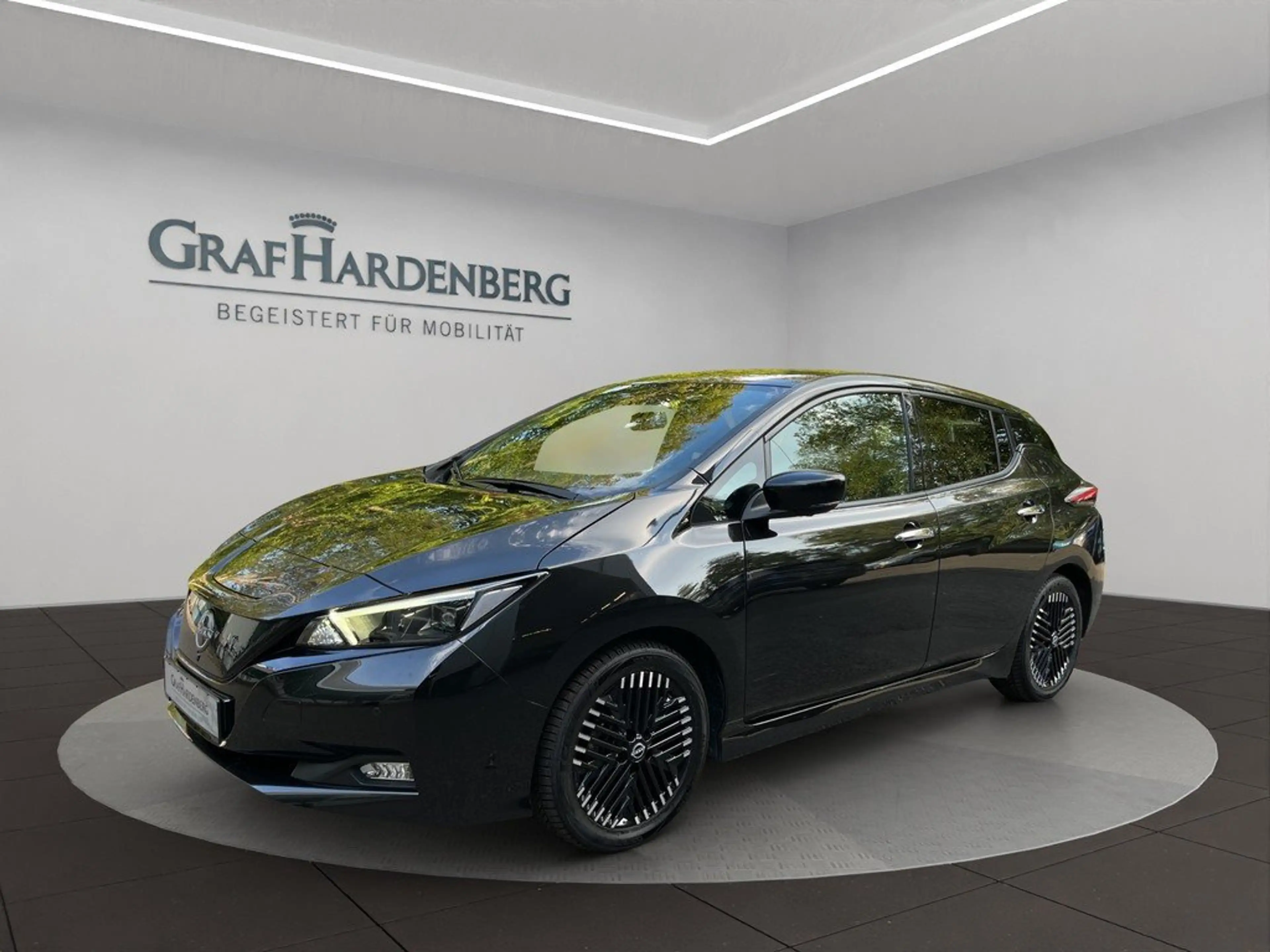 Nissan Leaf N-Connecta 110kW LED 360° ACC Navi DAB