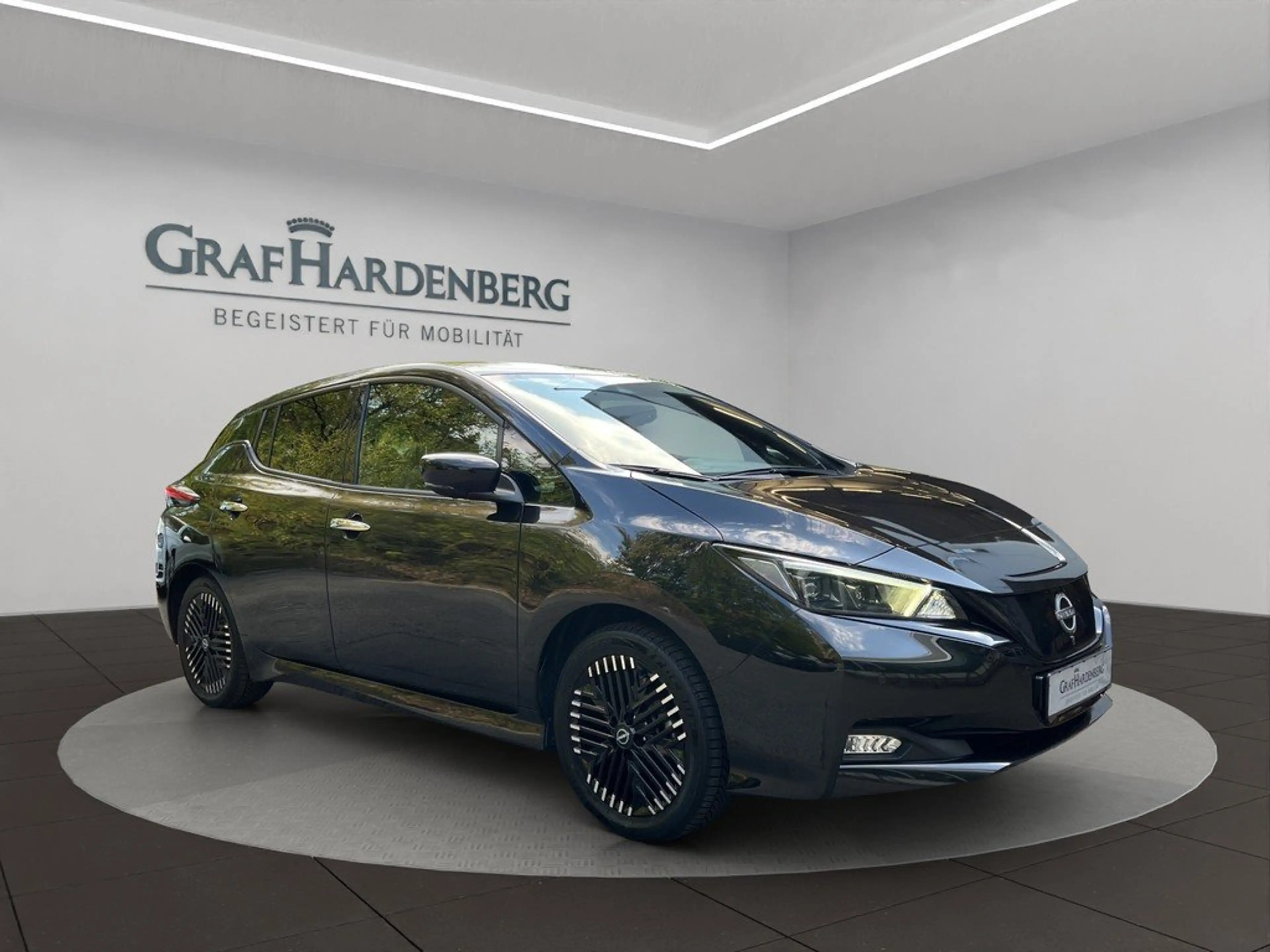 Nissan Leaf N-Connecta 110kW LED 360° ACC Navi DAB — photo 7