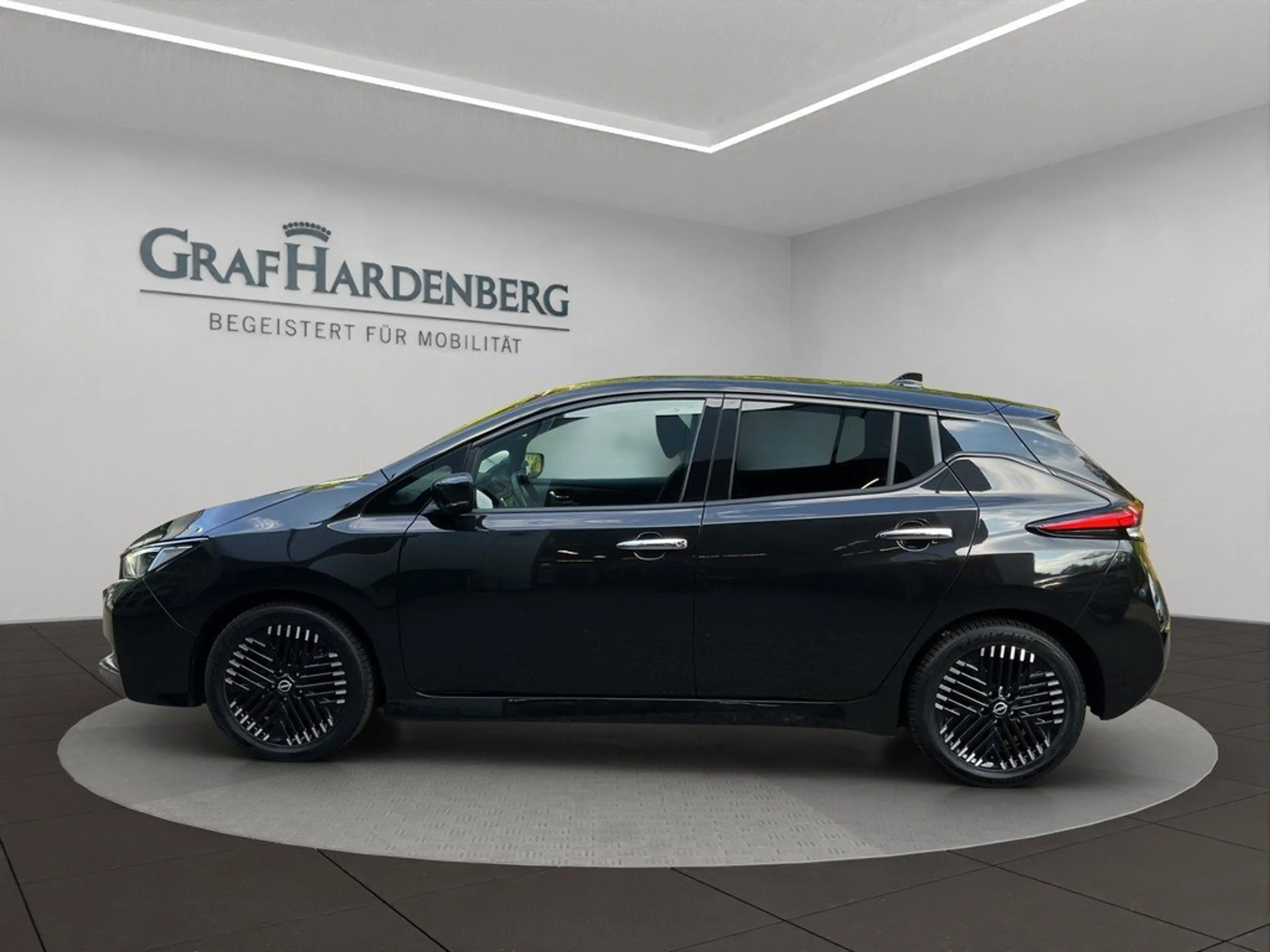 Nissan Leaf N-Connecta 110kW LED 360° ACC Navi DAB — photo 5