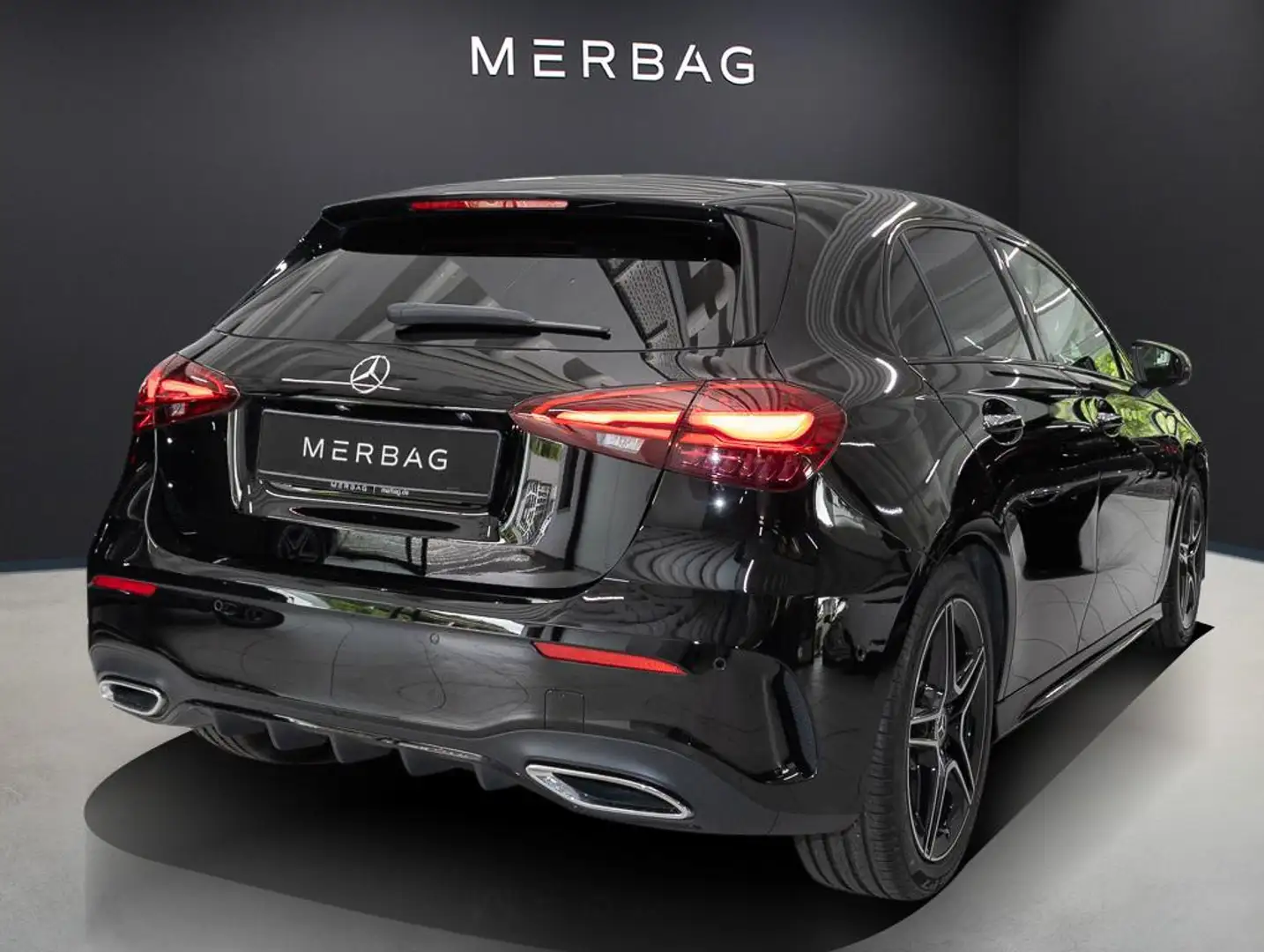 Mercedes-Benz A 180 Kompaktlimousine Pano SpurW W-Paket SpurH Schwarz - 2